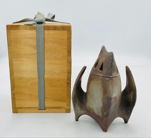 Japanese bizen pottery - bizen,